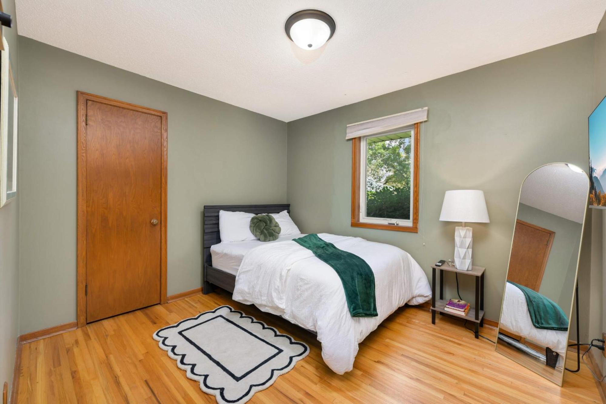 Cottage Grove Haven, Spacious 4-Bed, 3 Baths Retreat מראה חיצוני תמונה