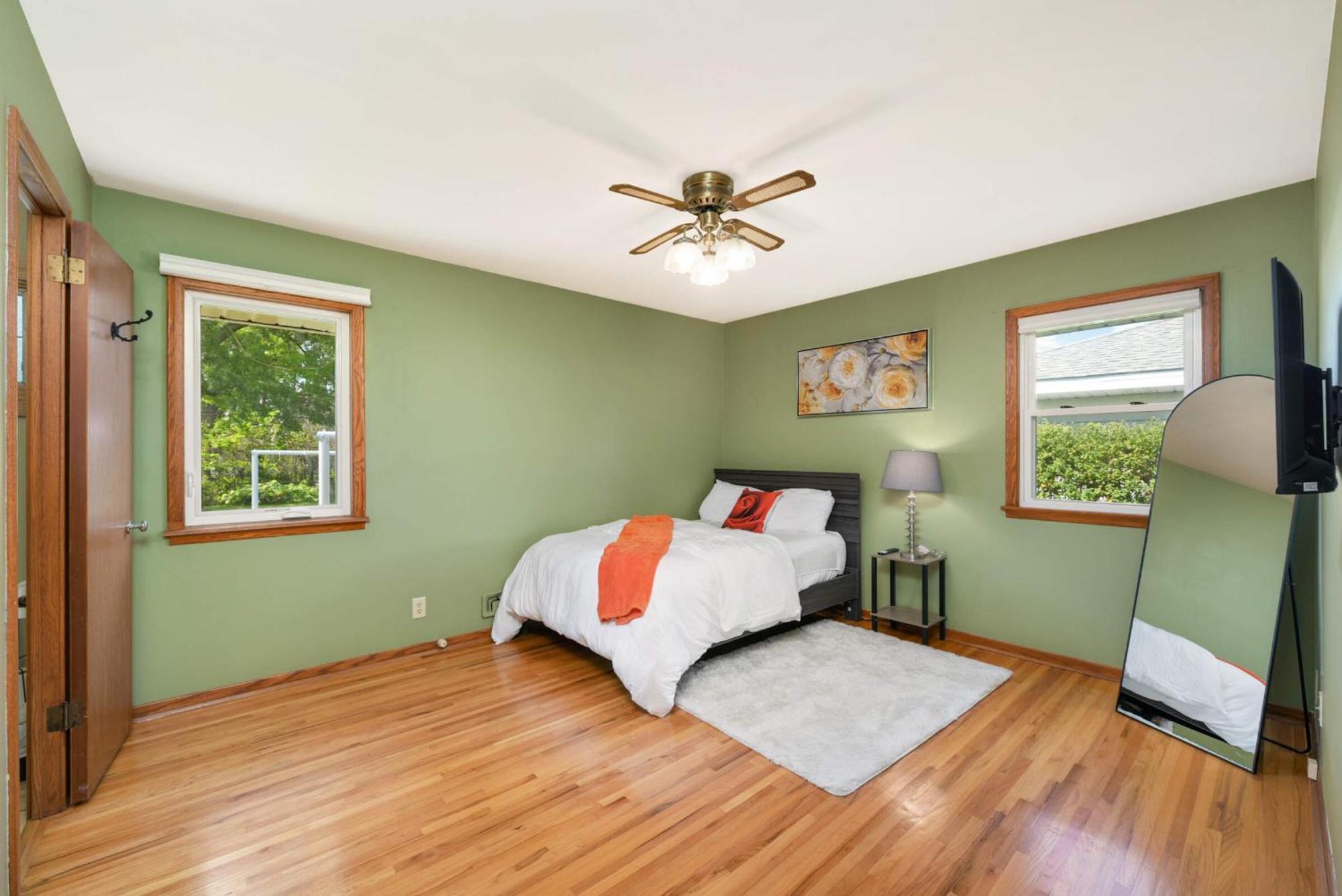 Cottage Grove Haven, Spacious 4-Bed, 3 Baths Retreat מראה חיצוני תמונה