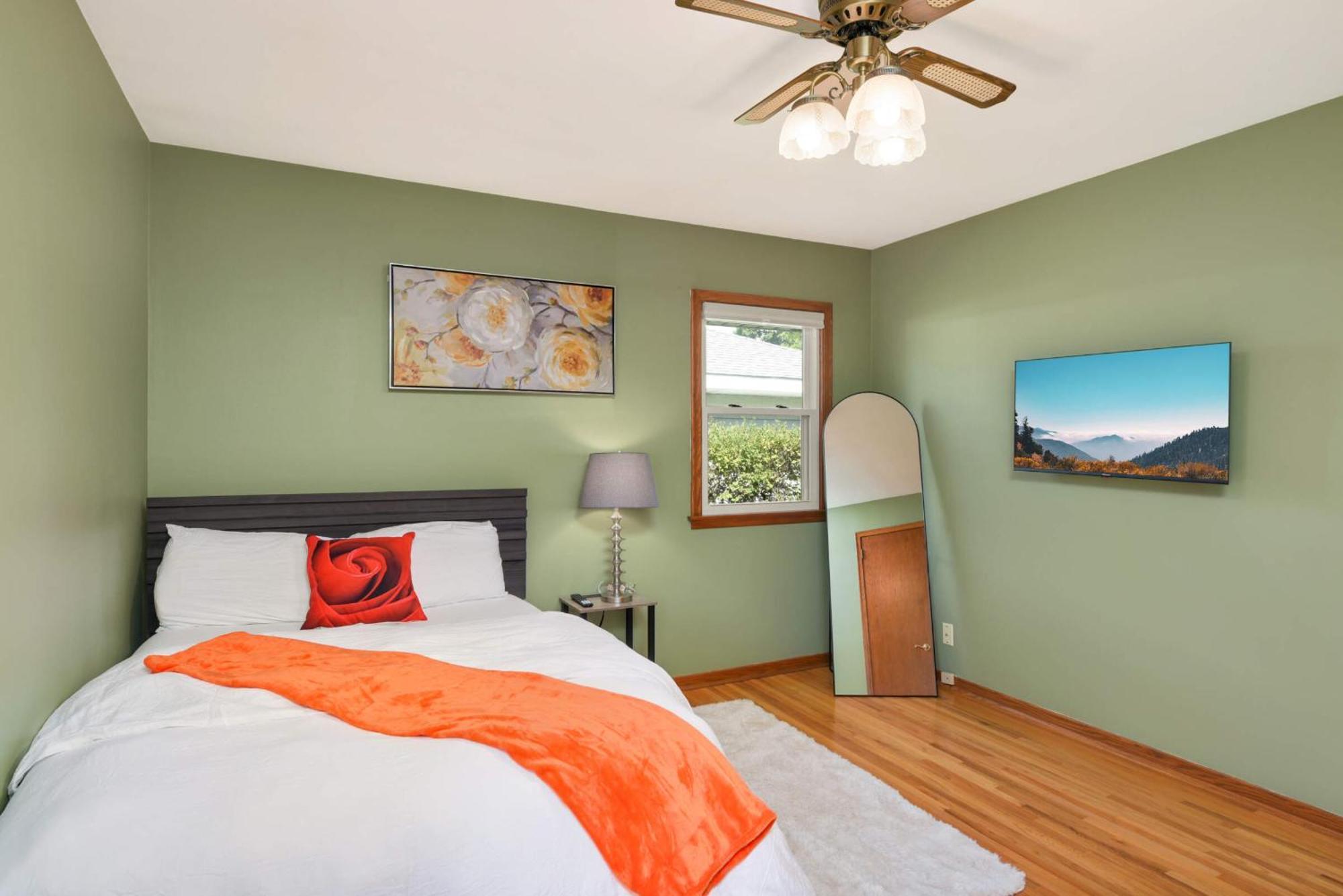 Cottage Grove Haven, Spacious 4-Bed, 3 Baths Retreat מראה חיצוני תמונה