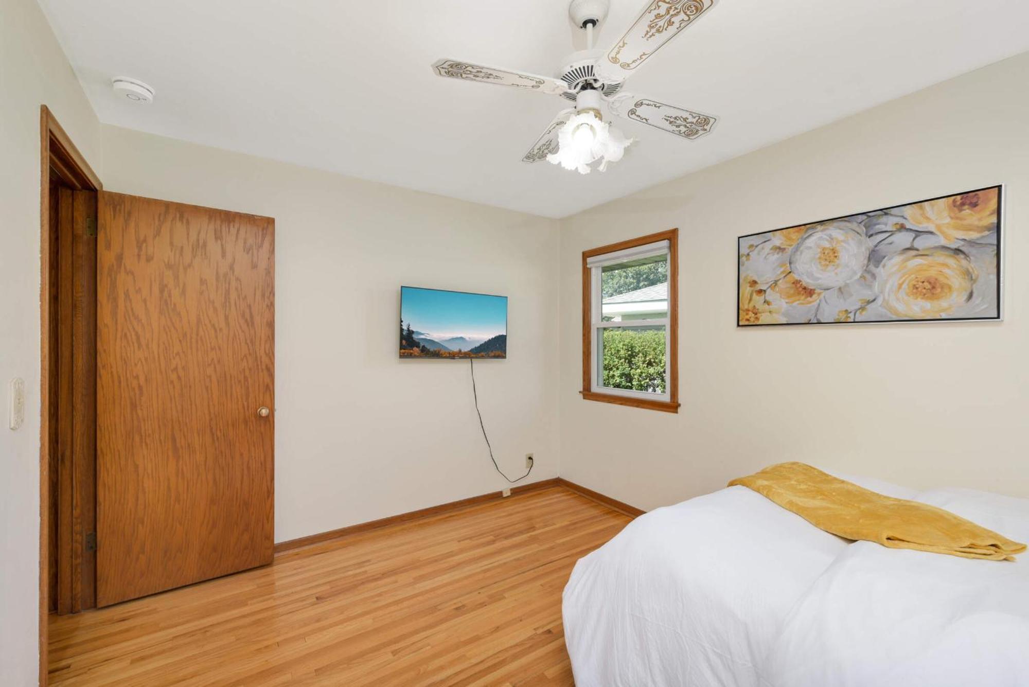 Cottage Grove Haven, Spacious 4-Bed, 3 Baths Retreat מראה חיצוני תמונה