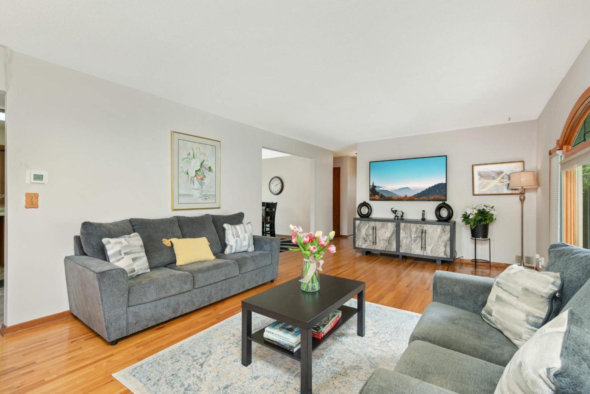 Cottage Grove Haven, Spacious 4-Bed, 3 Baths Retreat מראה חיצוני תמונה